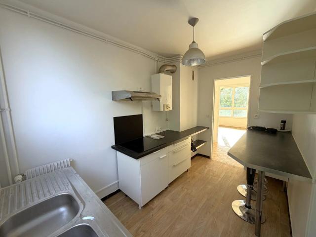 Louer appartement de 3 pièces 58 m² 791 € à Compiègne 60200: une annonce Arthurimmo.com