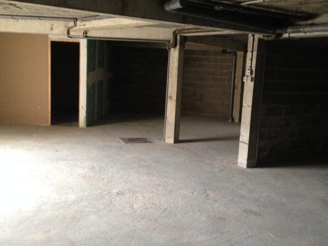 Louer garage de 110 m² à Rennes 35200