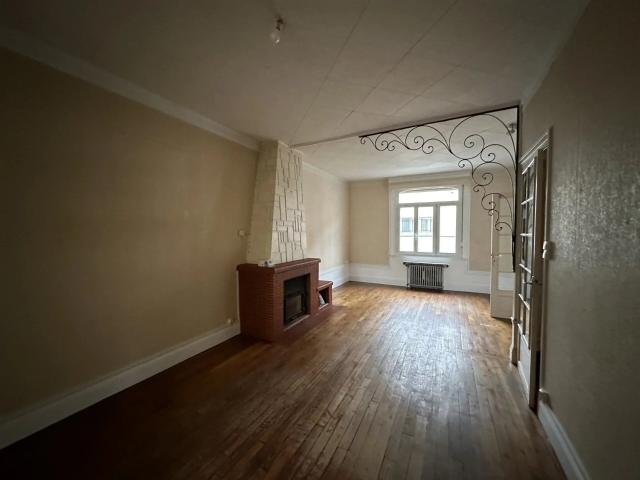 Louer maison de 4 pièces 106 m² 695 € à Saint Quentin 02100: une annonce Arthurimmo.com