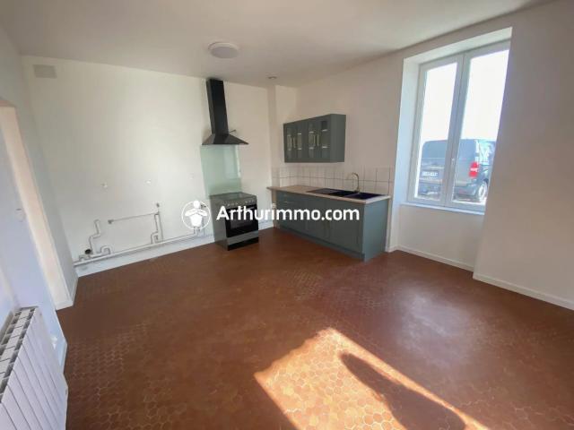 Louer maison de 4 pièces 87 m² 740 € à Mons 17160: une annonce Arthurimmo.com