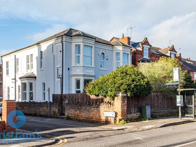 Loughborough Road, West Bridgford NG2, 2 bed flat to rent, £1,200 pcm | PrimeLocation