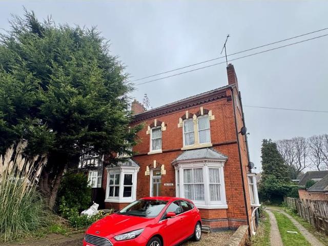 Loughborough Road, Leicester LE4, 2 bed flat to rent, £850 pcm | PrimeLocation