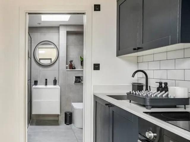 Loughton, IG10 2QX, United Kingdom | 1 bed apartment for rent #96164145 | Rentberry