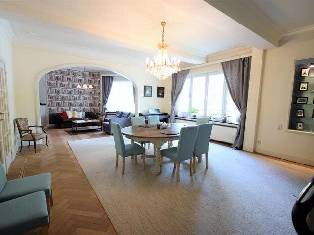 LOUIS SCHMIDT – SPACIOUS 3 BEDROOM APARTMENT OF ± 146 M²