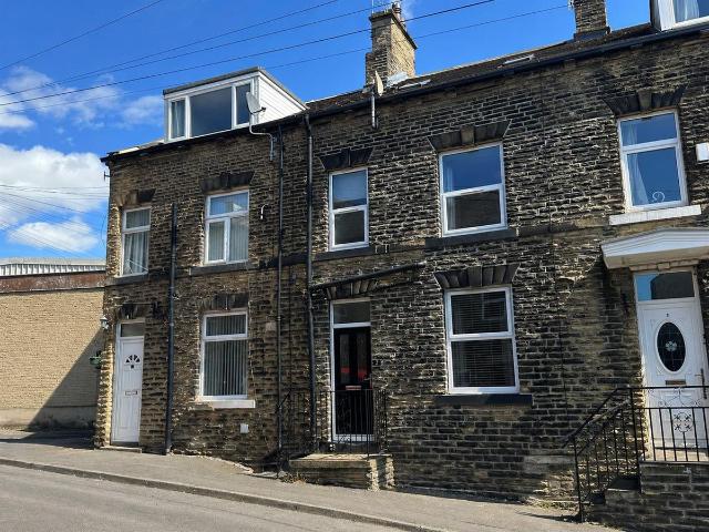 Louisa Street, Idle, Bradford BD10, 2 bed terraced house to rent, £850 pcm | PrimeLocation