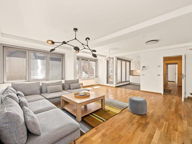LOUISE / CHÂTELAIN – MAGNIFICENT 2 BR / 2 BA HIGH END APARTM