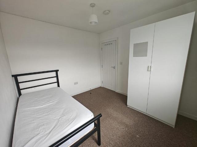 Louise Avenue, Mangotsfield, Bristol. 1 bed in a house share to rent £725 pcm £167 pw