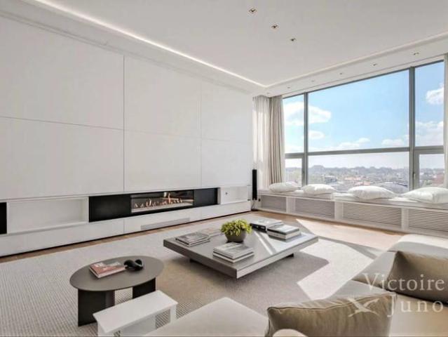 Louise: Exceptional 3 Bedroom Penthouse + Office