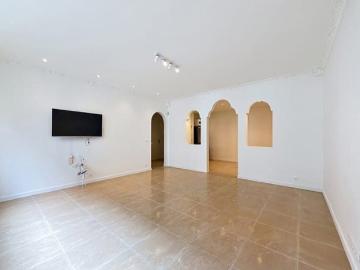 Louise I Bailli 1 bedroom, renovated