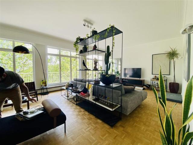 Louise near Bois de la Cambre. Splendid high standing apartement totally renovated in a modern style