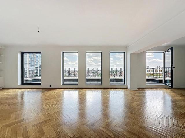 Louise: Prestigious 3 bedroom apartment with terrace