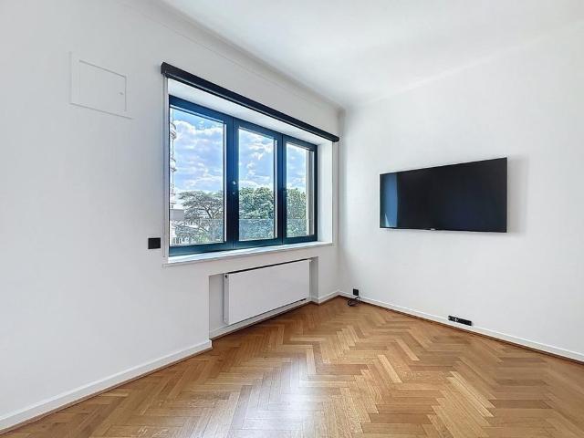 Louise: Prestigious 3 BR. apartment. with terrace
