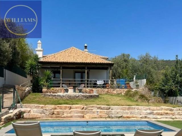 LOULE Moradia com 5 quartos, piscina e anexos Algarve