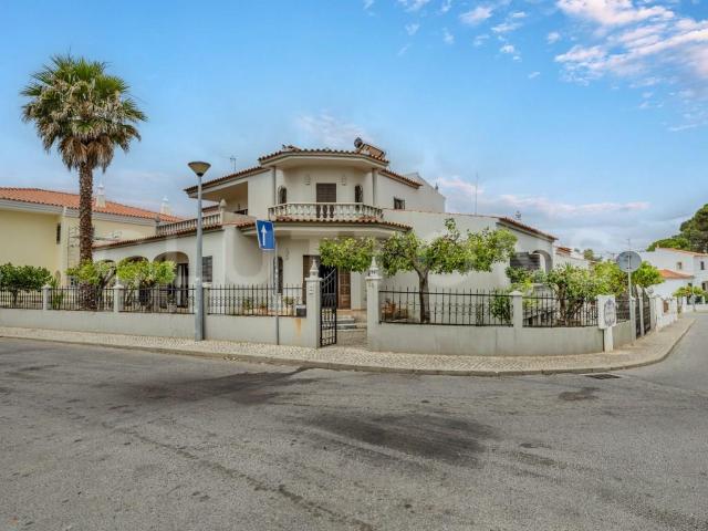 Loulé Moradia T5 de Charme numa das zonas mais valorizadas 0m² Loulé São Clemente