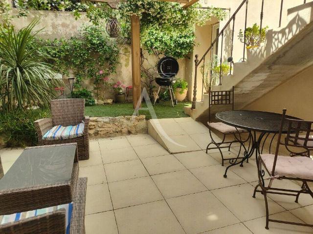 Loupian, appartement T2 meublé avec terrasse, loyer tout compri