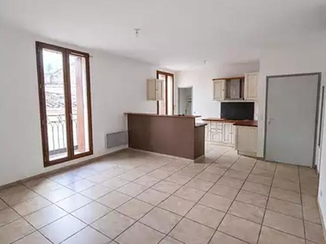 Loupian 34140 Location appartement 3 pièces t3 au dernier étage balcon