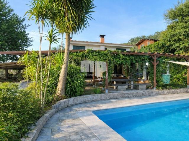 Louredo Mos Inmobiliaria MPGal te presenta esta acogedora vi. 174m² Mos