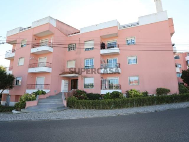 Lourel. Excelente Apartamento T3 com garagem e arrecadação