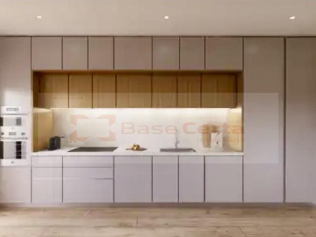 Loures T2, Garagem, Totalmente Equipado. Varanda, Central