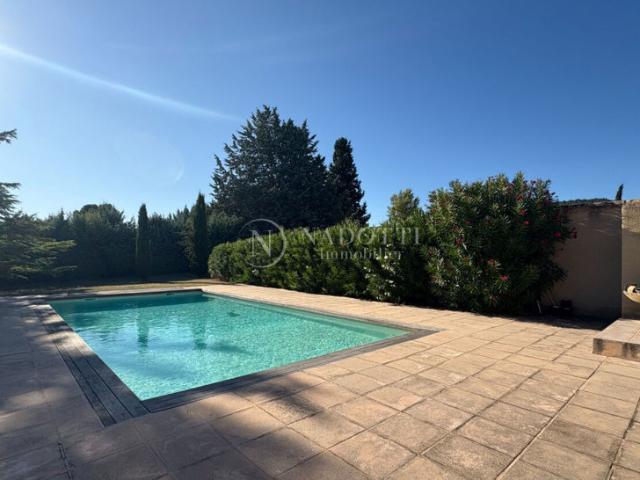 Lourmarin au coeur du Luberon Villa avec piscine à 10mn à pied du village
