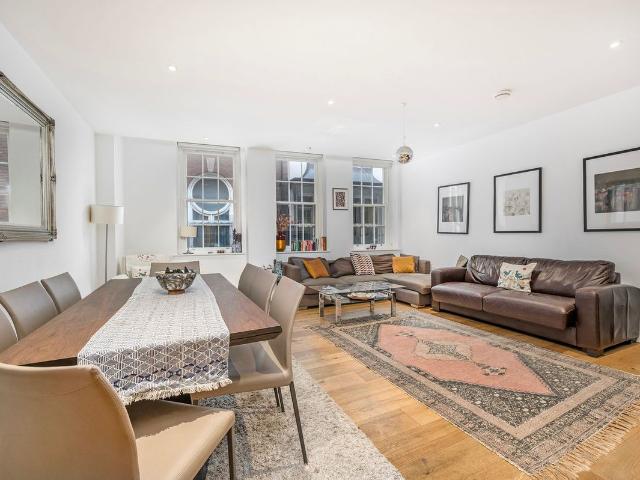 Lovat Lane, London EC3R, 2 bed flat to rent, £3,580 pcm | PrimeLocation