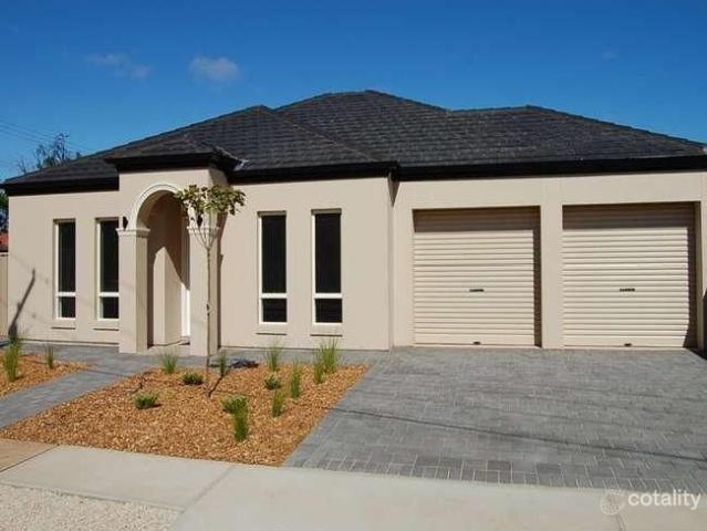 Love Maintenance 3 Bedroom Courtyard Home Comfort and Convenience