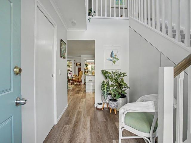 Stylishly Renovated Townhouse in Boutique Community Ready to Move In