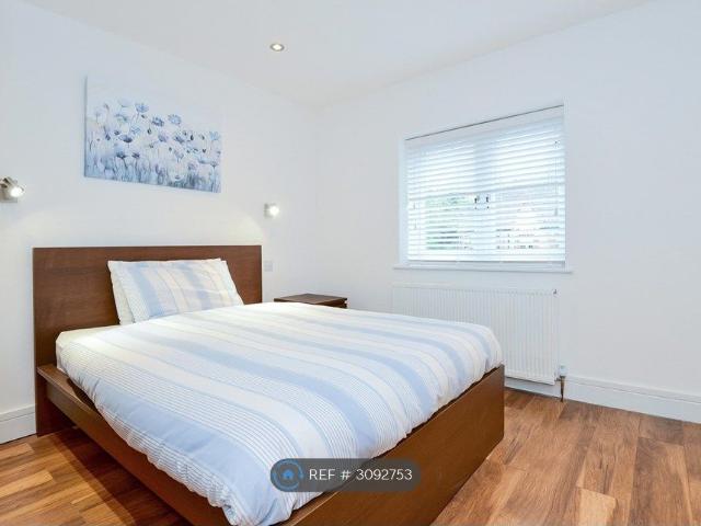 Love Lane, Newbury RG14, Studio to rent, £750 pcm | PrimeLocation