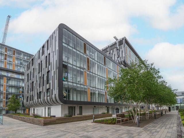 Love Lane, Woolwich, London, SE18 2 bed flat to rent £2,300 pcm £531 pw