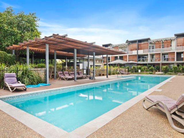 Love Street townhouse 3BED, 2.5 BATH, 2 BALCONIES, 2CAR, TIMBER FLOORS Too good to miss!