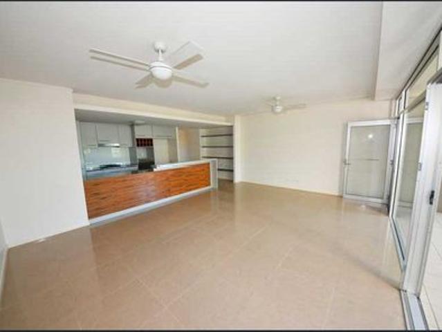 Love Street townhouse 3BED, 2.5 BATH, 2 BALCONIES, 2CAR, TIMBER FLOORS Too good to miss!