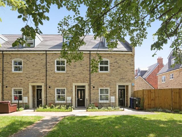 Lovegrove Way, London N20, 3 bed terraced house to rent, £3,500 pcm | PrimeLocation