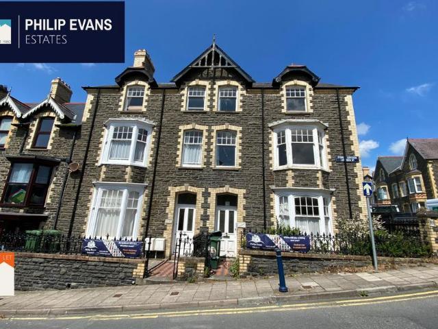 Loveden Road, Aberystwyth SY23 6 bed terraced house to rent £2,600 pcm £600 pw