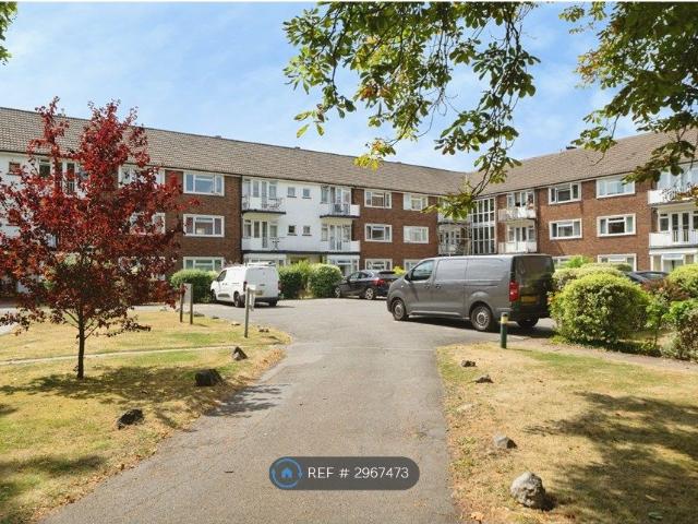 Lovelace Gardens, Surbiton KT6, 2 bed flat to rent, £1,800 pcm | PrimeLocation