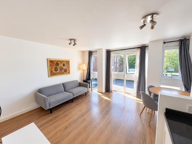 Lovelace Gardens, SURBITON 1 bed flat to rent £1,500 pcm £346 pw