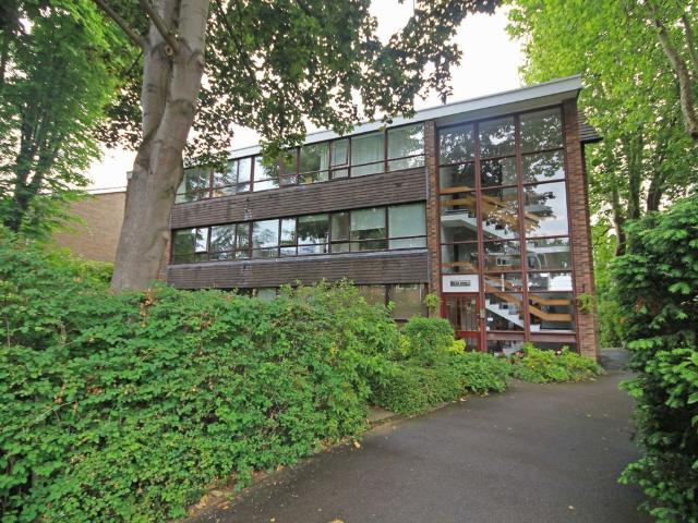 Lovelace Road, Surbiton KT6, 2 bed flat to rent, £1,795 pcm | PrimeLocation