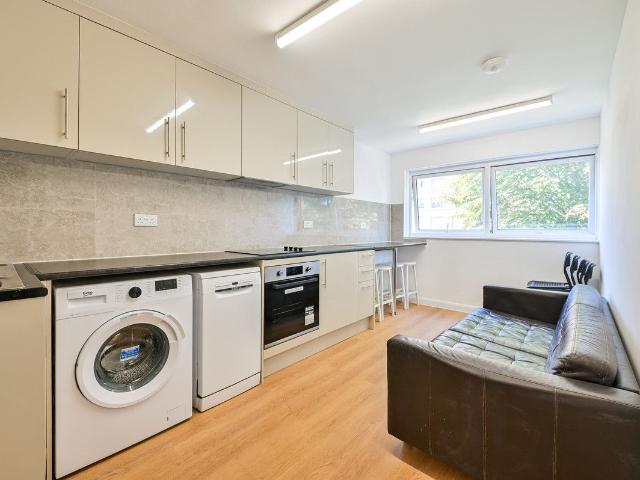 Lovelinch Close, London SE15, 4 bed flat to rent, £3,250 pcm | PrimeLocation