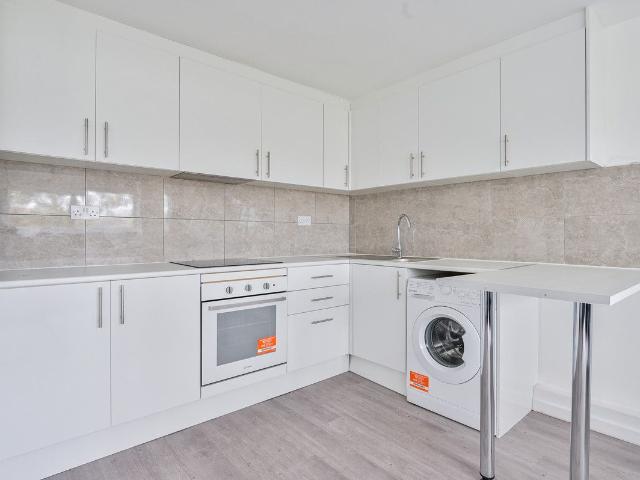 Lovelinch Close, London SE15, 4 bed flat to rent, £3,199 pcm | PrimeLocation