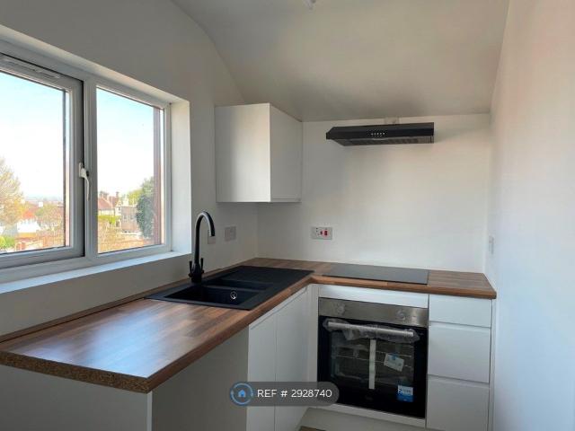 Lovell Court, Eastbourne BN21, 1 bed flat to rent, £920 pcm | PrimeLocation