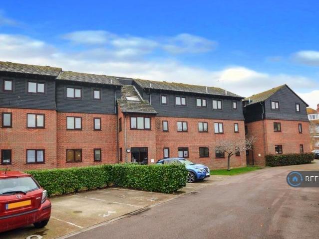 Lovell Court, Eastbourne, BN21 1 bed flat to rent £1,050 pcm £242 pw