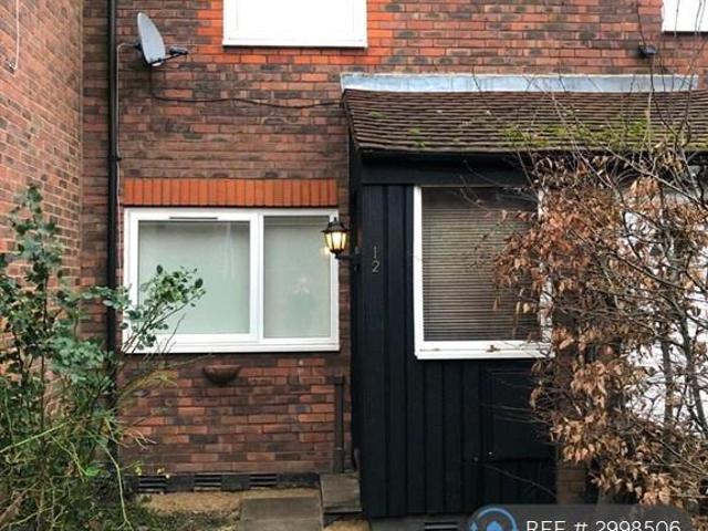 Lovell Place, London, SE16 2 bed terraced house to rent £2,450 pcm £565 pw