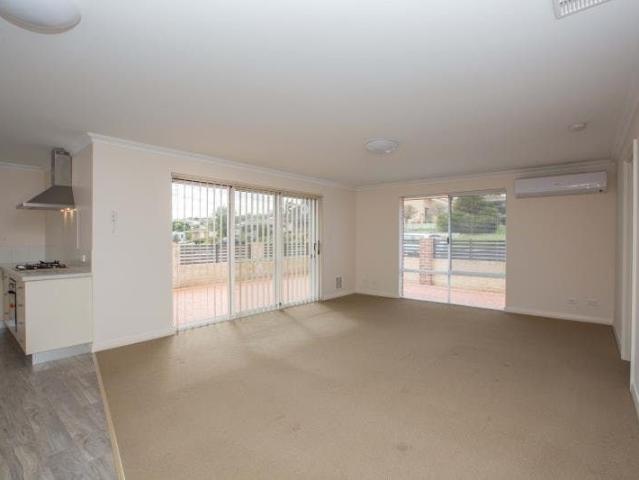Lovely 3 x 2 in Australind!
