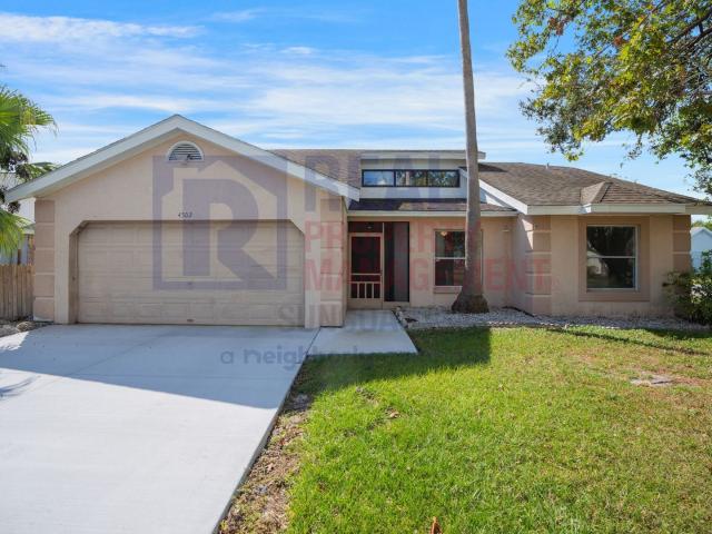 Lovely 3 Bed 2 Bath in Bradenton available now!