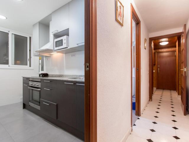 Lovely 3 bedroom apartment near Arc de Triomf metro station