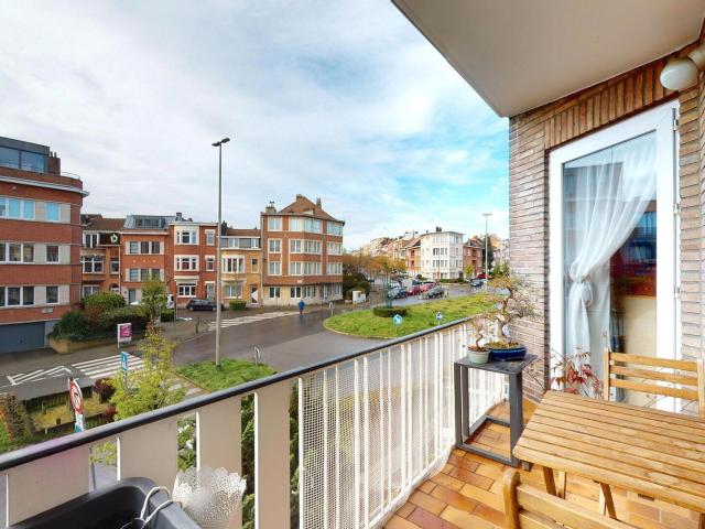 LOVELY 3 BEDROOM FLAT, APPROX. 107m² + SOUTH FACING TERRACE!