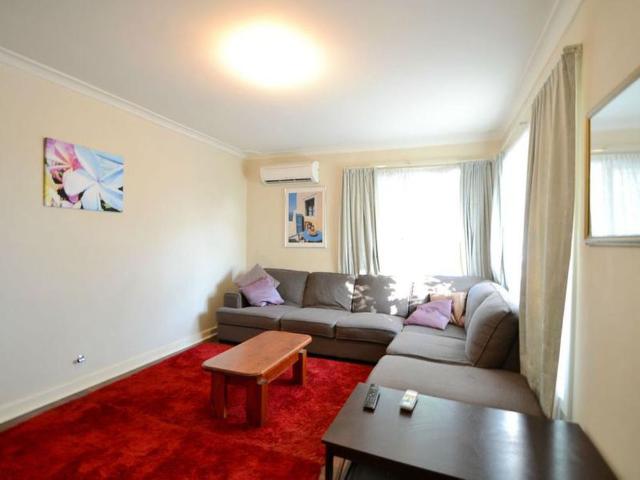 Lovely 3 Bedroom Home in a Convenient Central Location