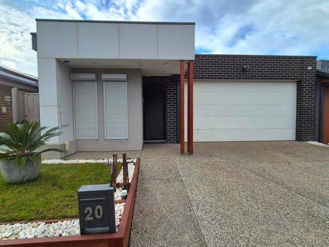 LOVELY 3 BEDROOM HOME + STUDY