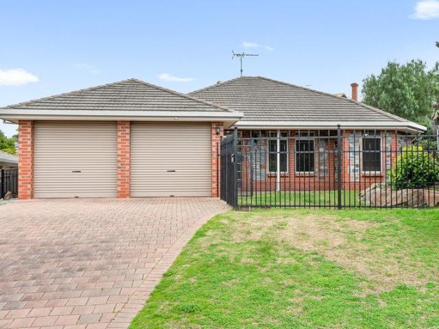 Lovely 3 bedroom home plus study in beautiful Port Noarlunga