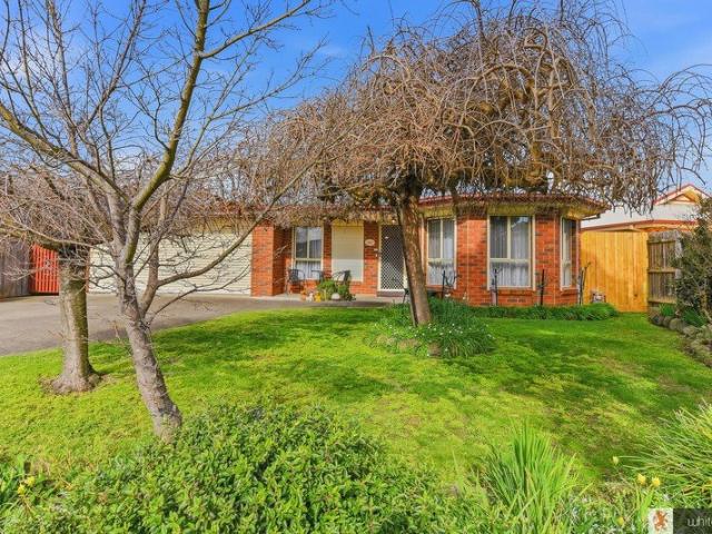 Lovely 3 bedroom home with beautiful outlook towards Great Dividing Range