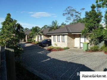LOVELY 3 BEDROOM UNIT WALK TO TRAIN